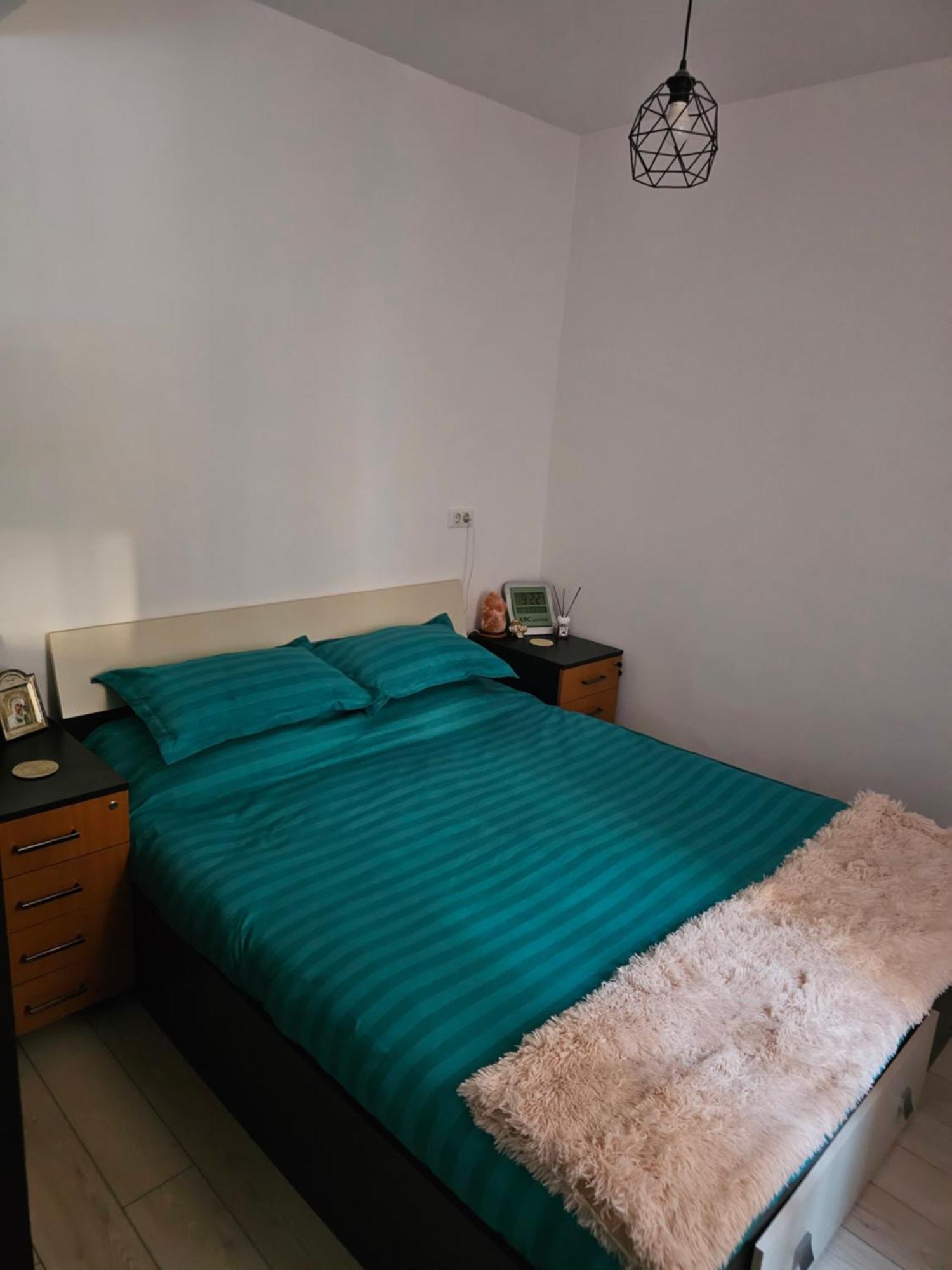 Luxury 1 Bedroom Apartment Roşu Εξωτερικό φωτογραφία